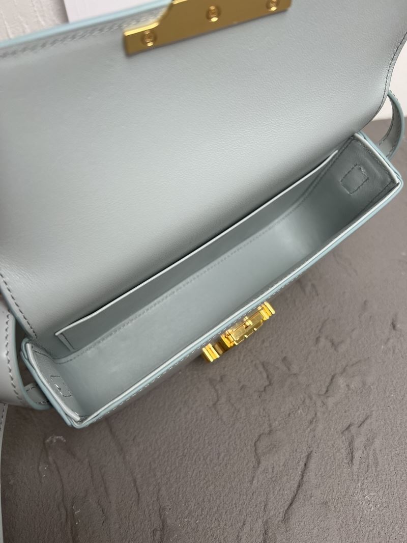 Ce1i*e triomphe bags